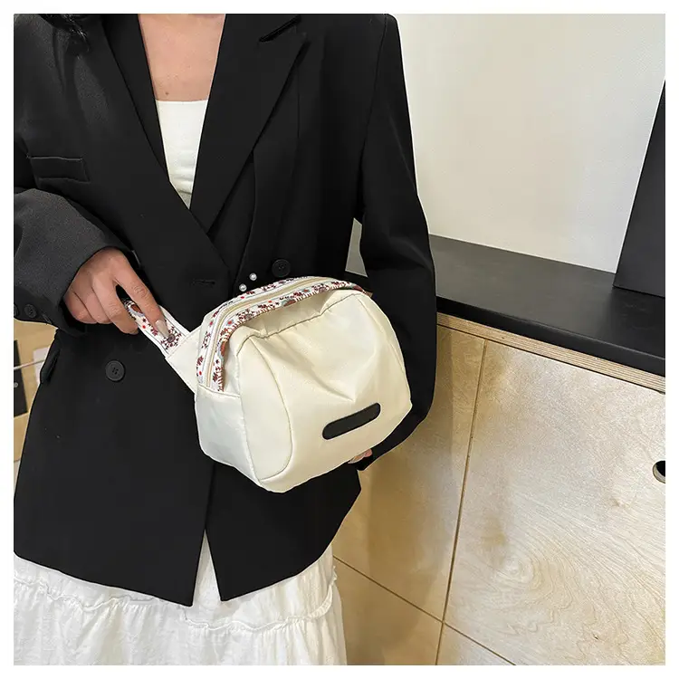 Korean Style Wide Strap Shoulder Crossbody Bag Women 2024 — feature 17