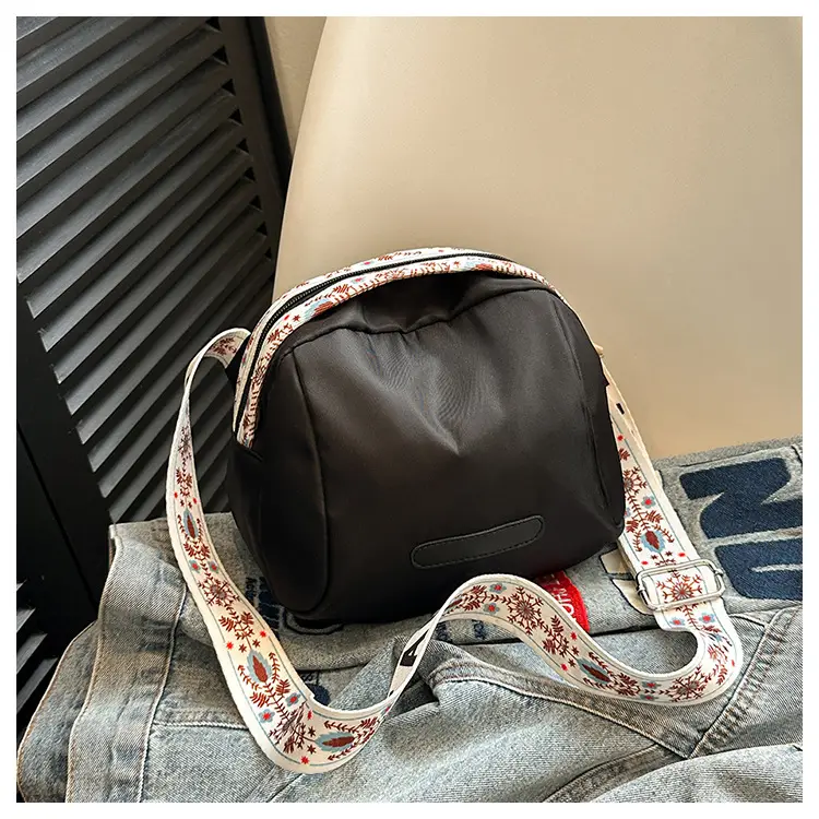 Korean Style Wide Strap Shoulder Crossbody Bag Women 2024 — feature 19