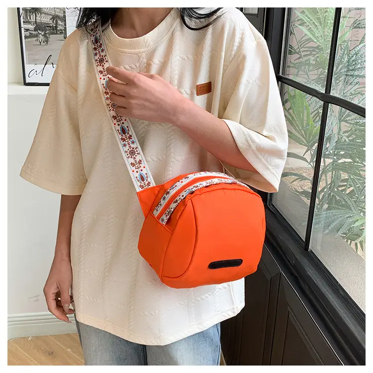Korean Style Wide Strap Shoulder Crossbody Bag Women 2024 — feature 7