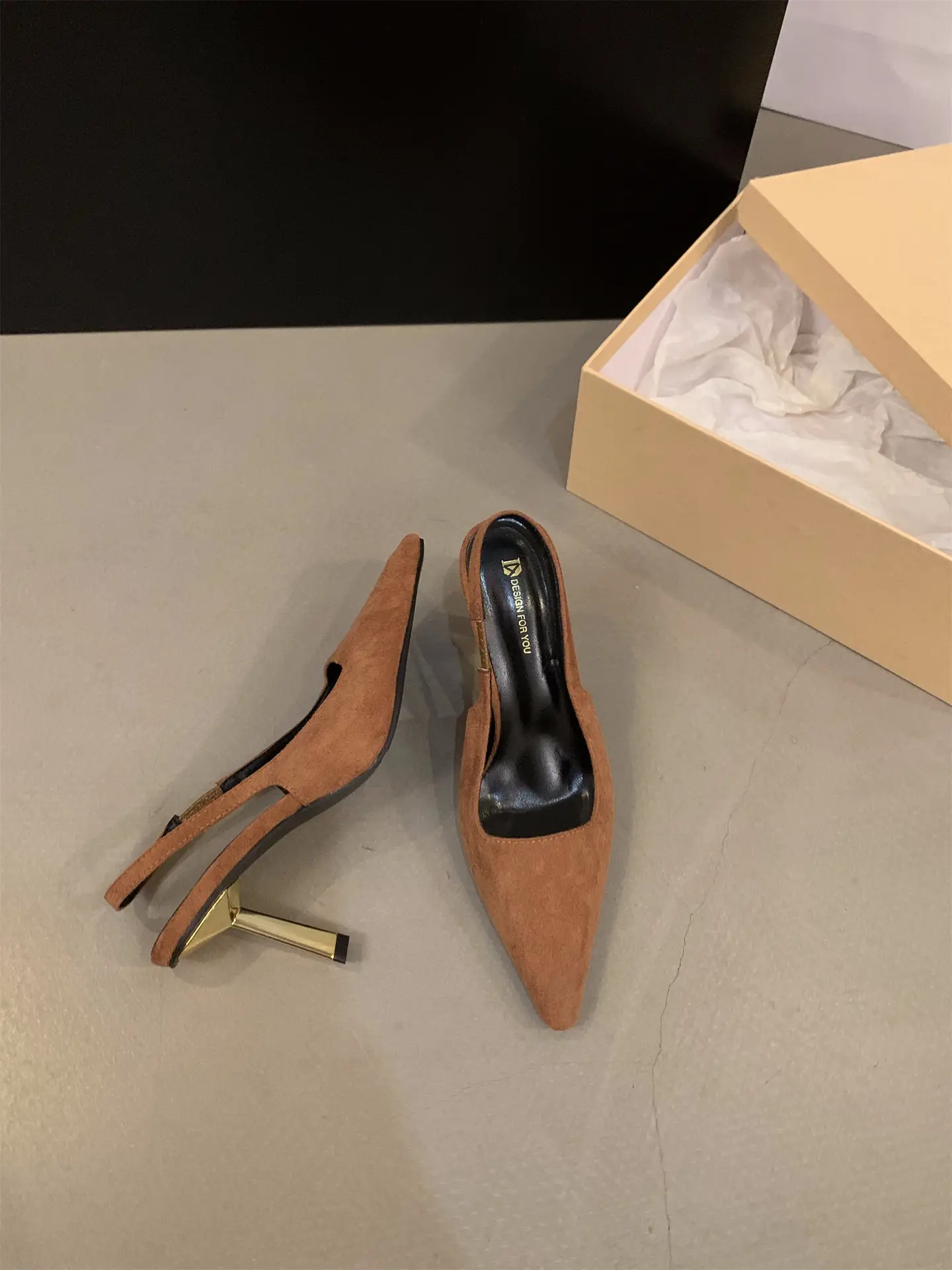 Women's Tan Pointed Heel Formal Shoes Spring 2024 - Image 3