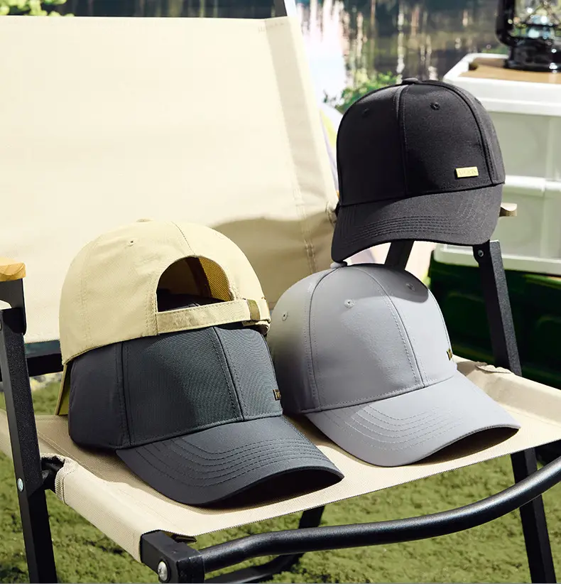 2025 White Baseball Cap with Metal Label & Water Repellent — feature 11