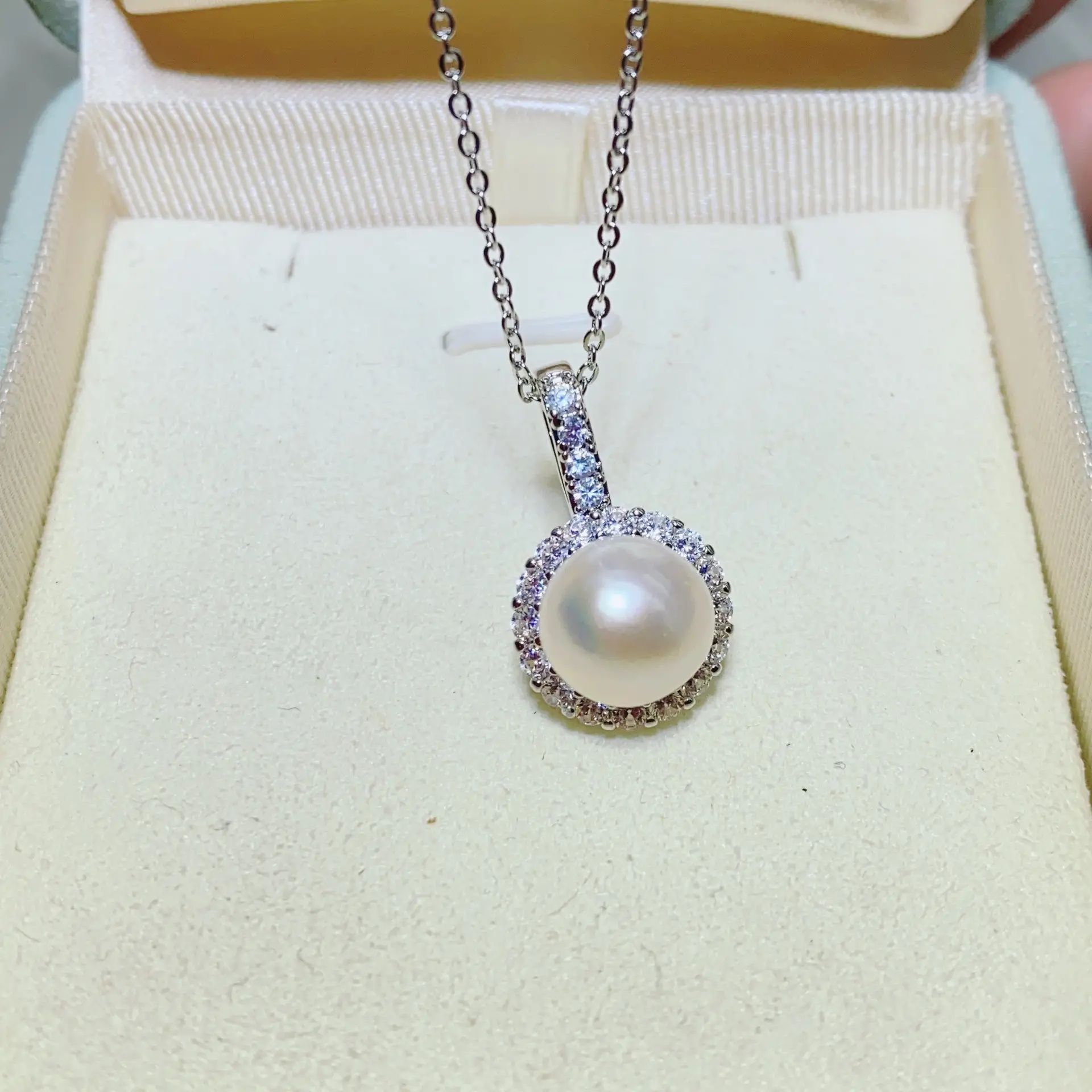 Real Pearl Pendant with Gold Plated Diamond Set for Women - Image 7