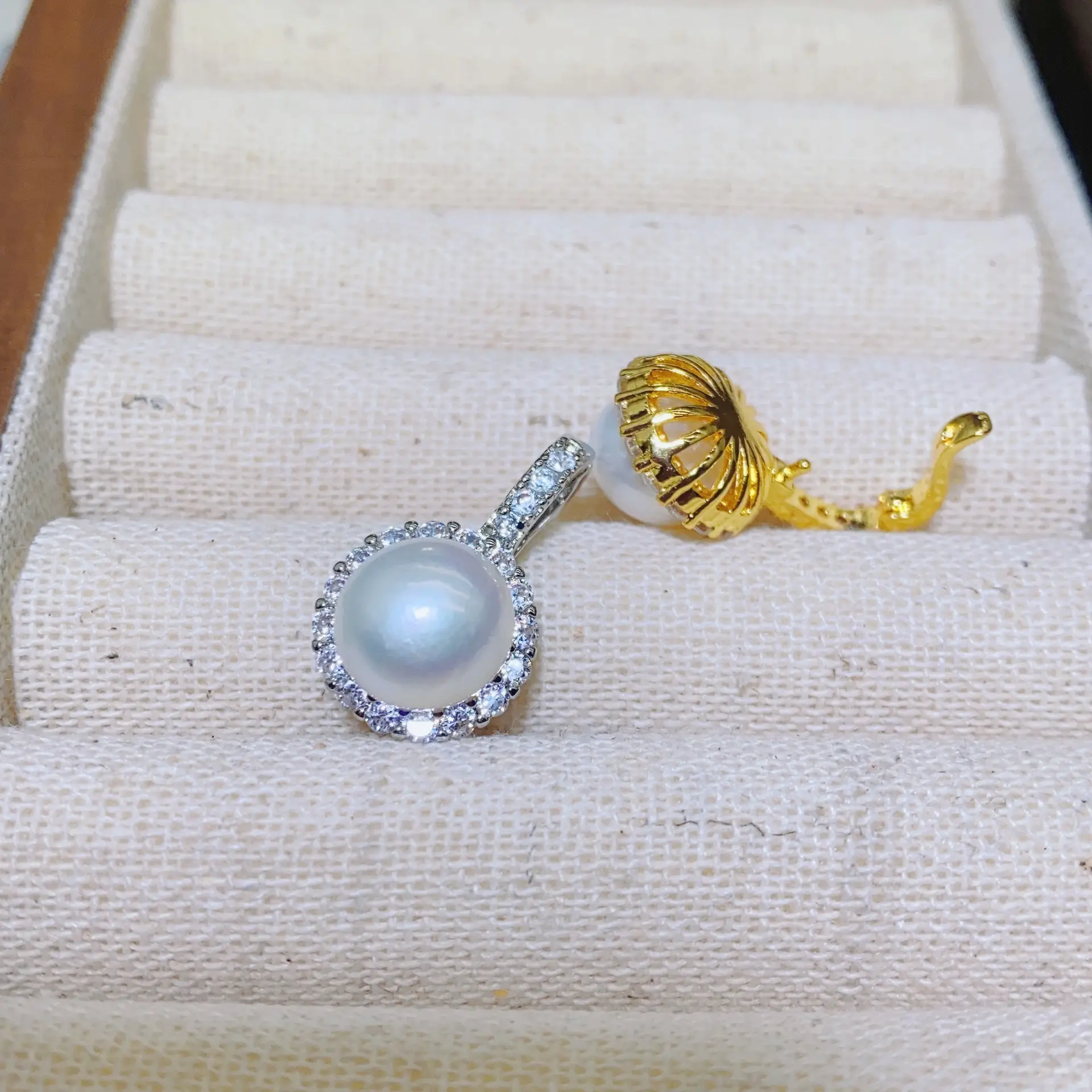 Real Pearl Pendant with Gold Plated Diamond Set for Women - Image 8