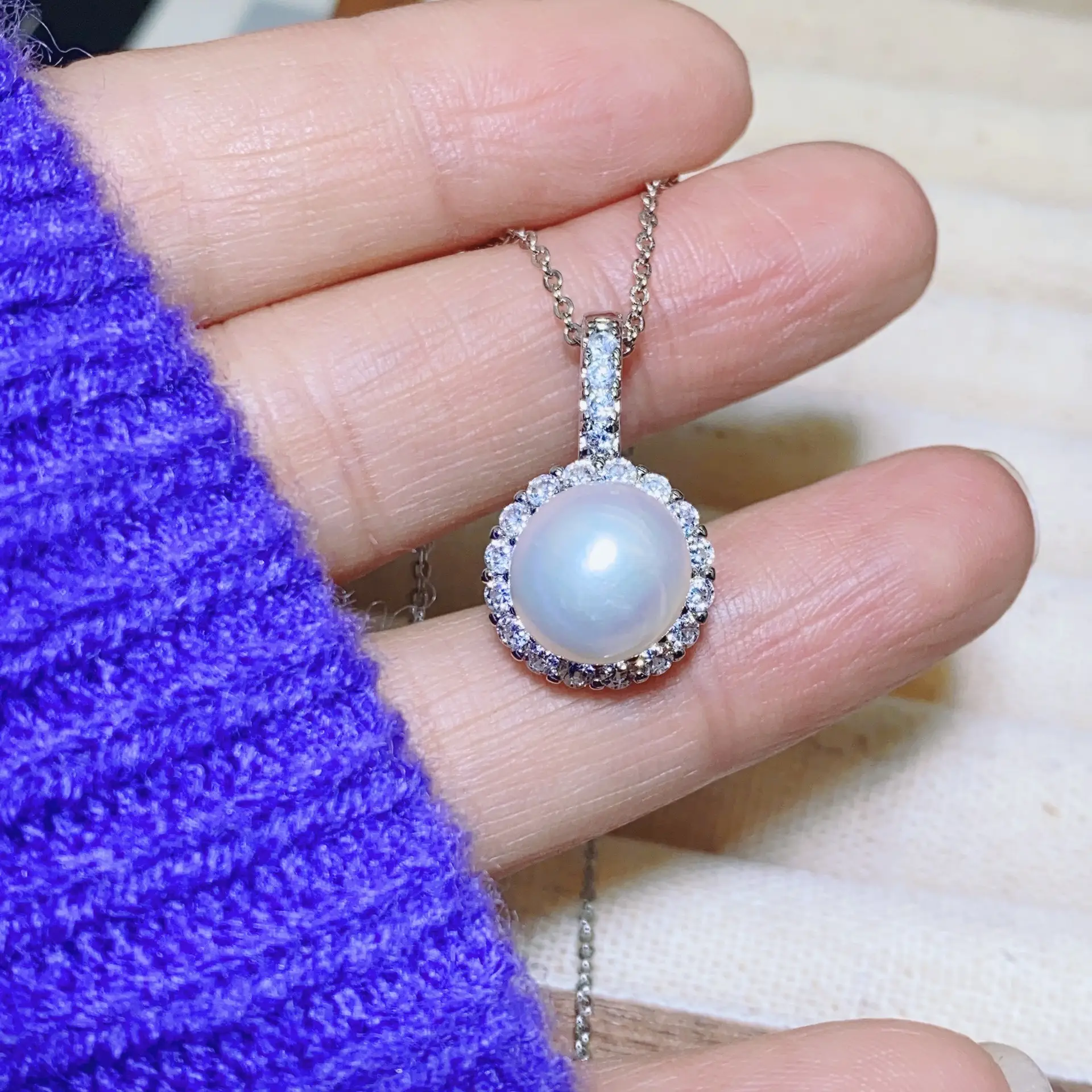 Real Pearl Pendant with Gold Plated Diamond Set for Women — feature 12