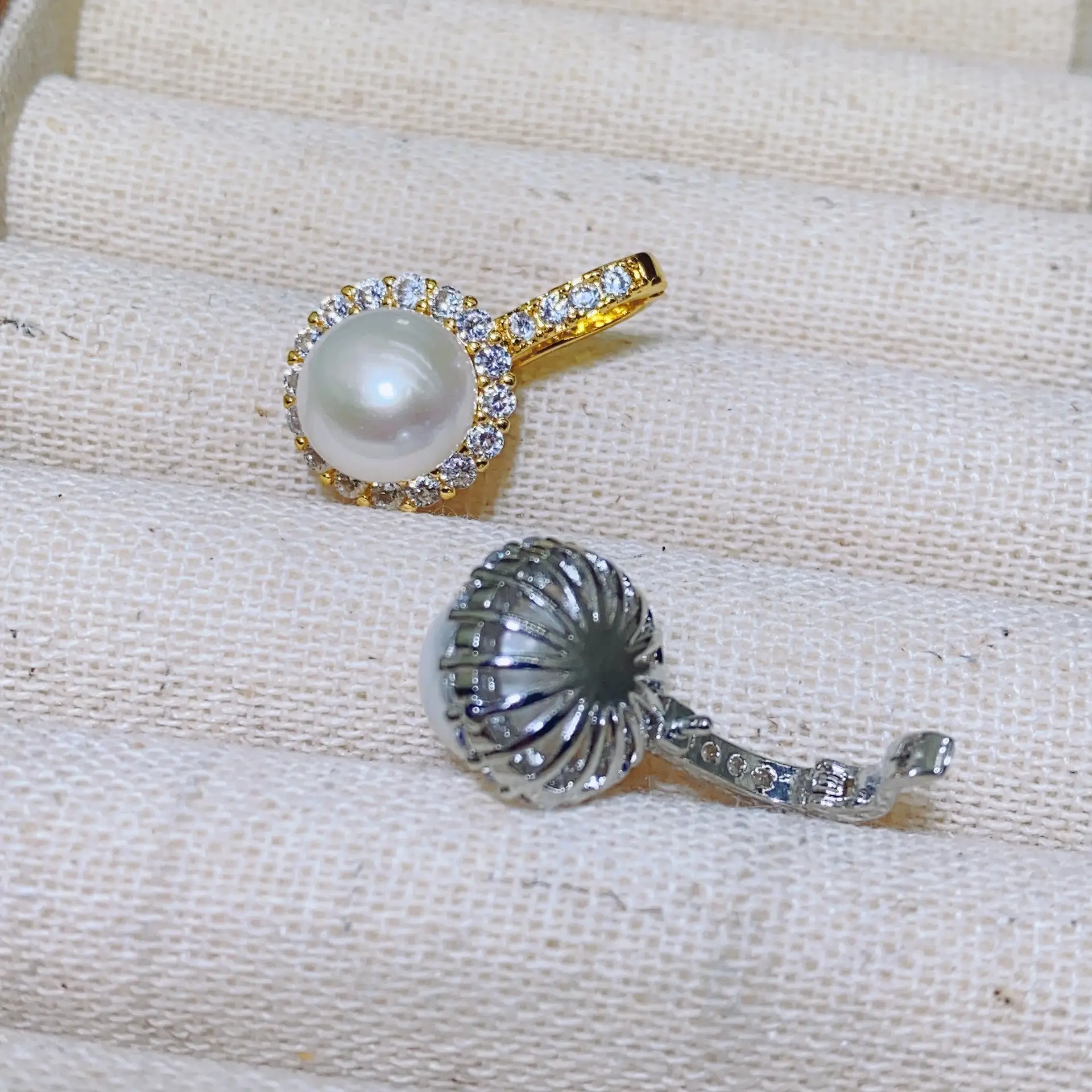 Real Pearl Pendant with Gold Plated Diamond Set for Women — feature 9