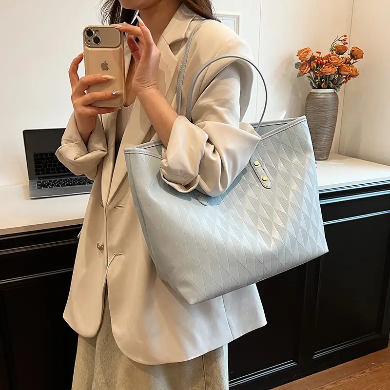 White Underarm Bag 2024 Daily Commute Shoulder Tote - Image 6