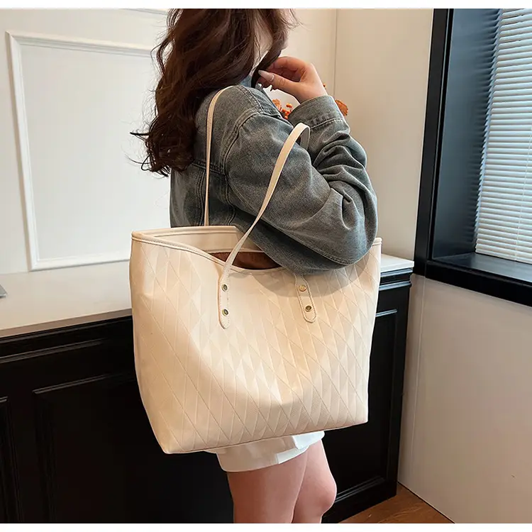 White Underarm Bag 2024 Daily Commute Shoulder Tote — feature 18