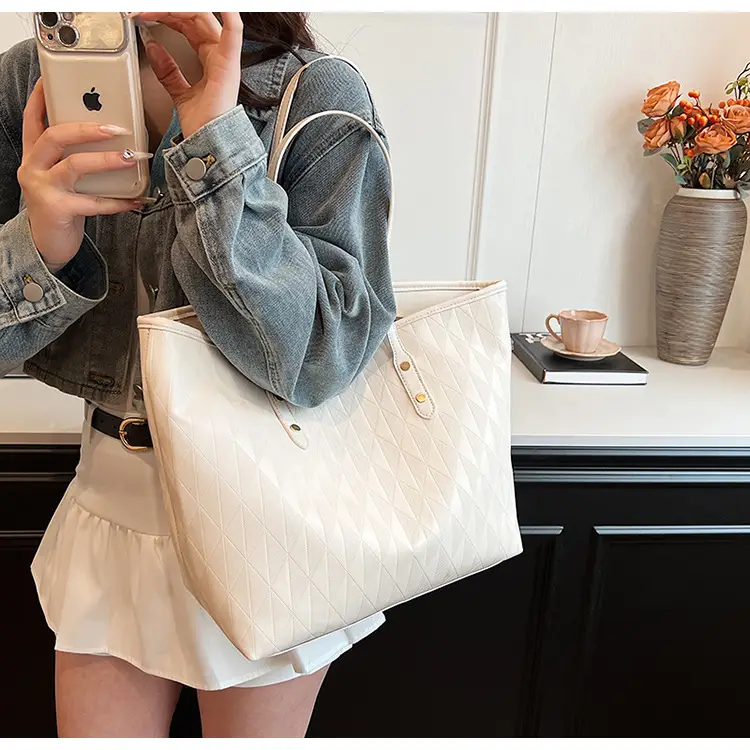 White Underarm Bag 2024 Daily Commute Shoulder Tote — feature 23
