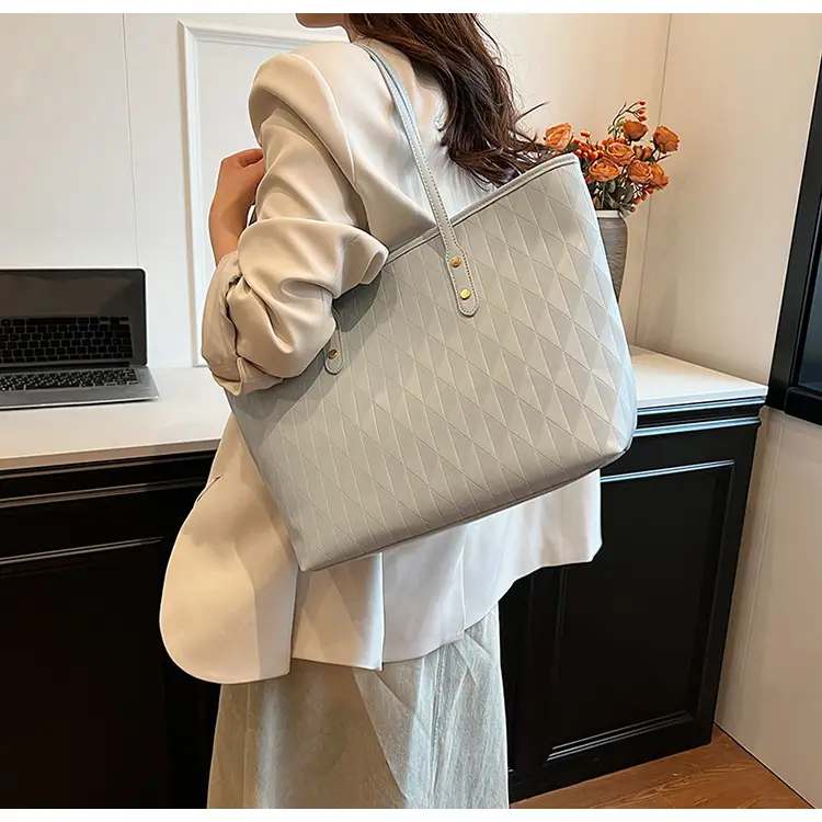 White Underarm Bag 2024 Daily Commute Shoulder Tote — feature 29