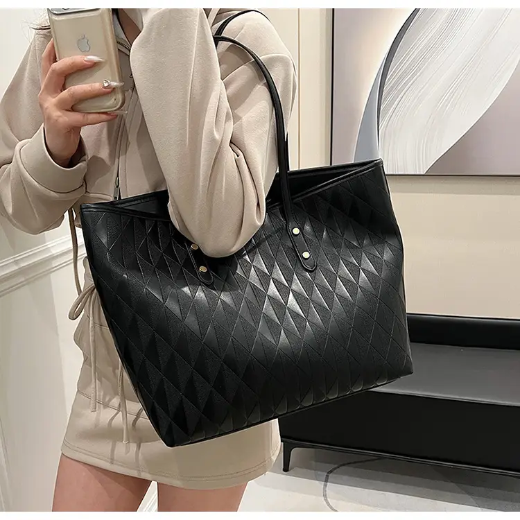 White Underarm Bag 2024 Daily Commute Shoulder Tote — feature 37
