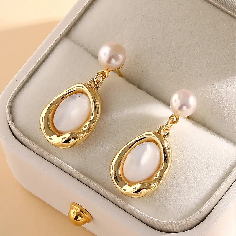 18k Gold Pearl Earrings Pea Design - Image 2