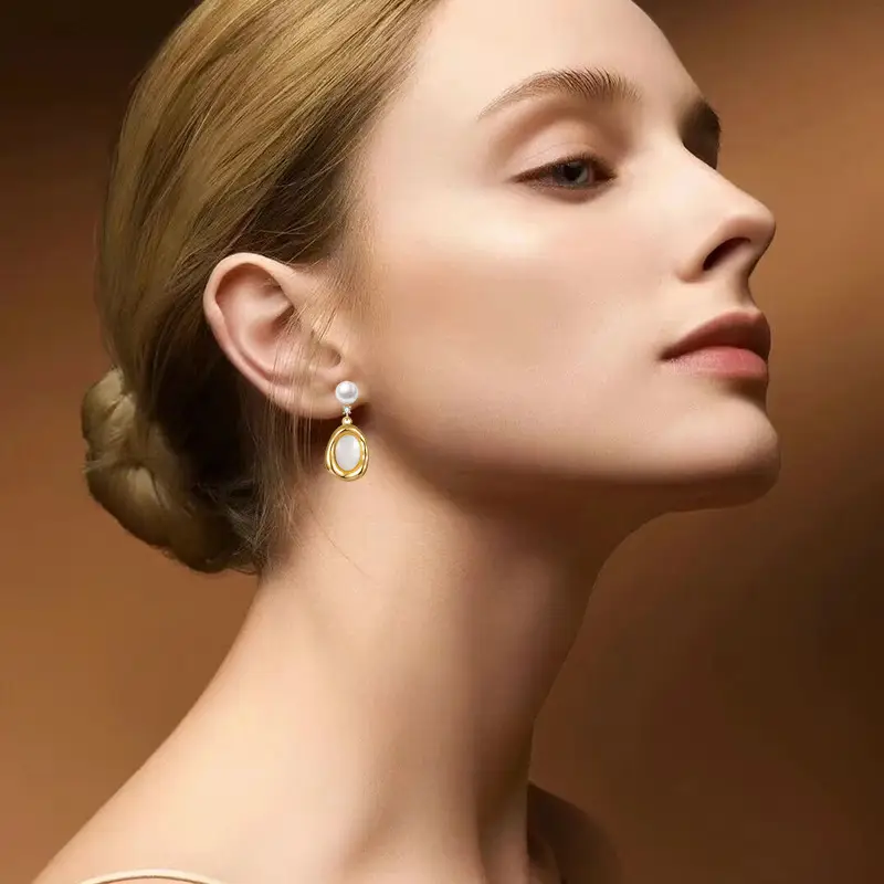 18k Gold Pearl Earrings Pea Design - Image 3