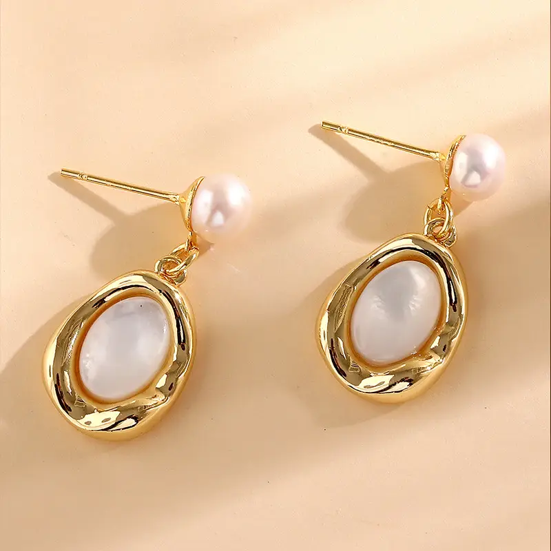 18k Gold Pearl Earrings Pea Design - Image 4