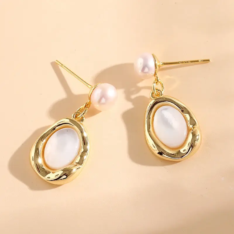 18k Gold Pearl Earrings Pea Design — feature 4