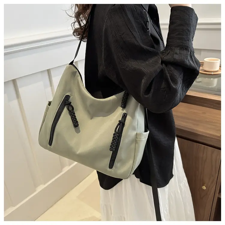 Black Large Capacity Casual Shoulder Crossbody Bag 2024 — feature 11