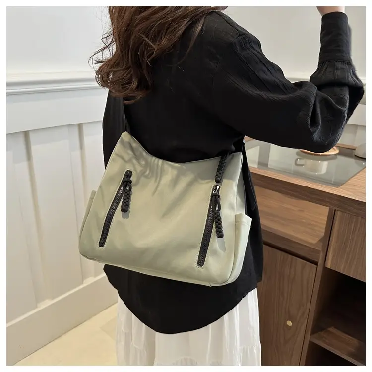 Black Large Capacity Casual Shoulder Crossbody Bag 2024 — feature 12