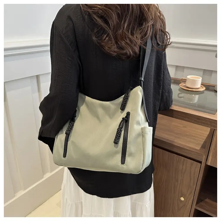 Black Large Capacity Casual Shoulder Crossbody Bag 2024 — feature 13