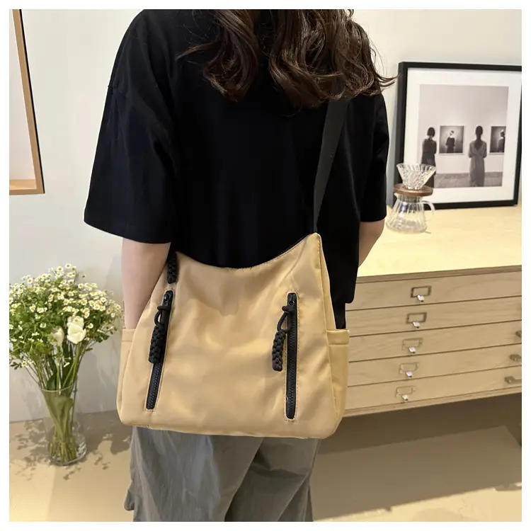 Black Large Capacity Casual Shoulder Crossbody Bag 2024 — feature 15
