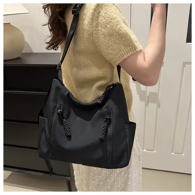 Black Large Capacity Casual Shoulder Crossbody Bag 2024 — feature 17