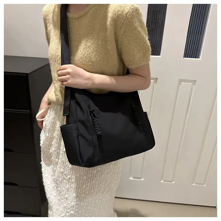 Black Large Capacity Casual Shoulder Crossbody Bag 2024 — feature 19