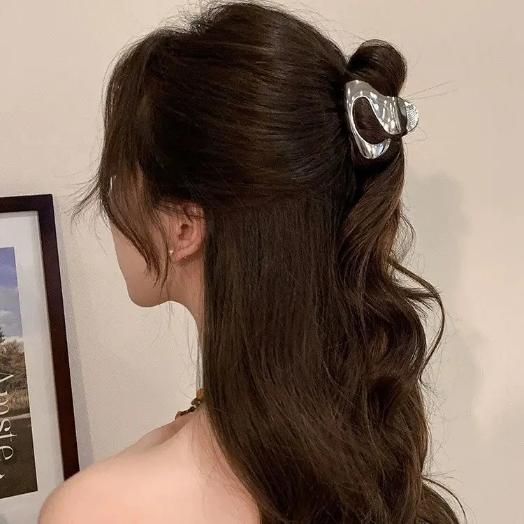 Cold Wind Metal Butterfly Hair Clip Shark Clip - Image 2