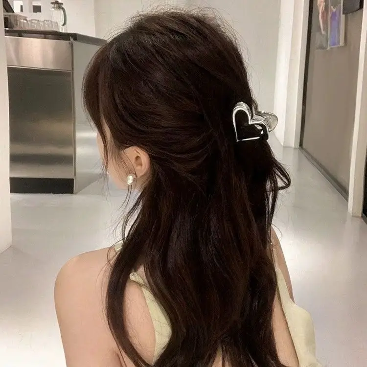 Cold Wind Metal Butterfly Hair Clip Shark Clip - Image 3