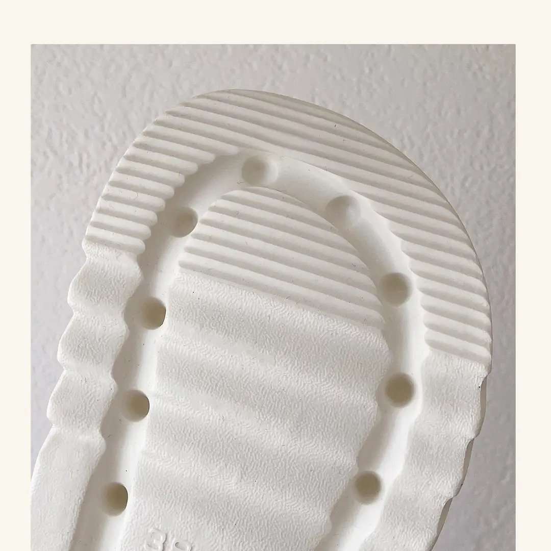 Operating Room Clogs for Women, Summer Outdoor Wear, 2026 New Model, Nurse Hospital Eva Thick-Soled Slippers with a Soft Stepping Feel for Women — feature 11