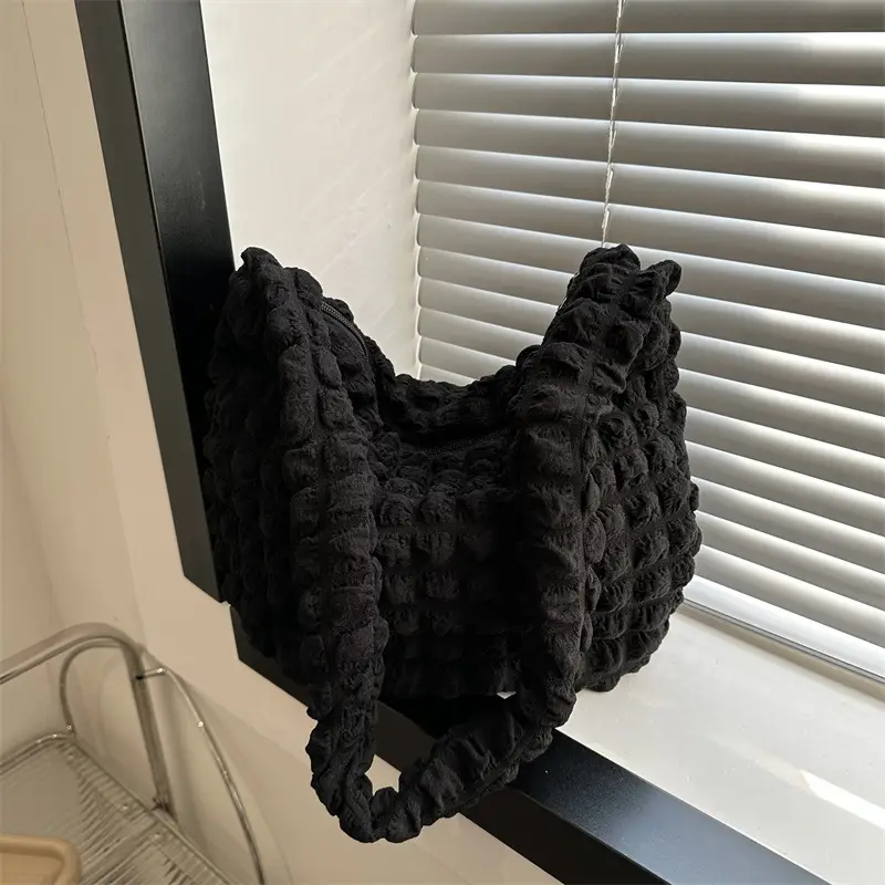 2024 New Fashion Shoulder Bag with Pleated Design - Image 6