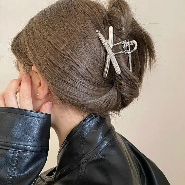 2024 Metal Cross Hair Clip for Women Elegant Back Clip - Image 6