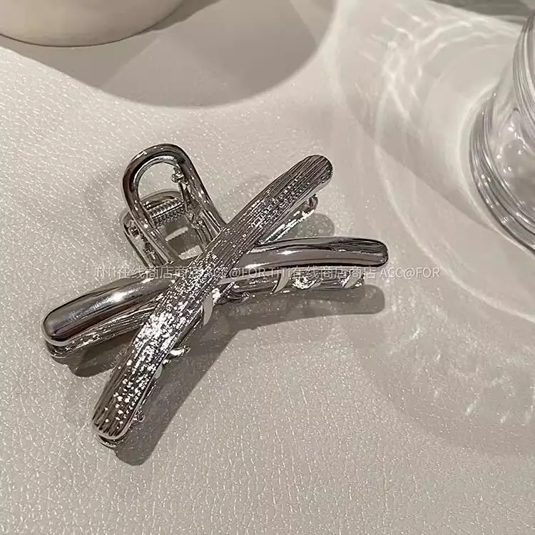 2024 Metal Cross Hair Clip for Women Elegant Back Clip — feature 4