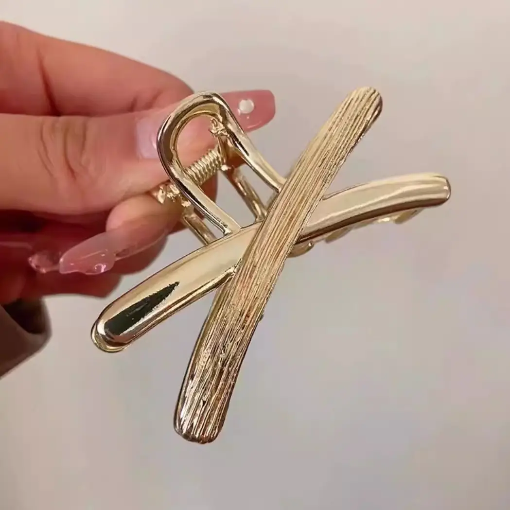2024 Metal Cross Hair Clip for Women Elegant Back Clip — feature 5