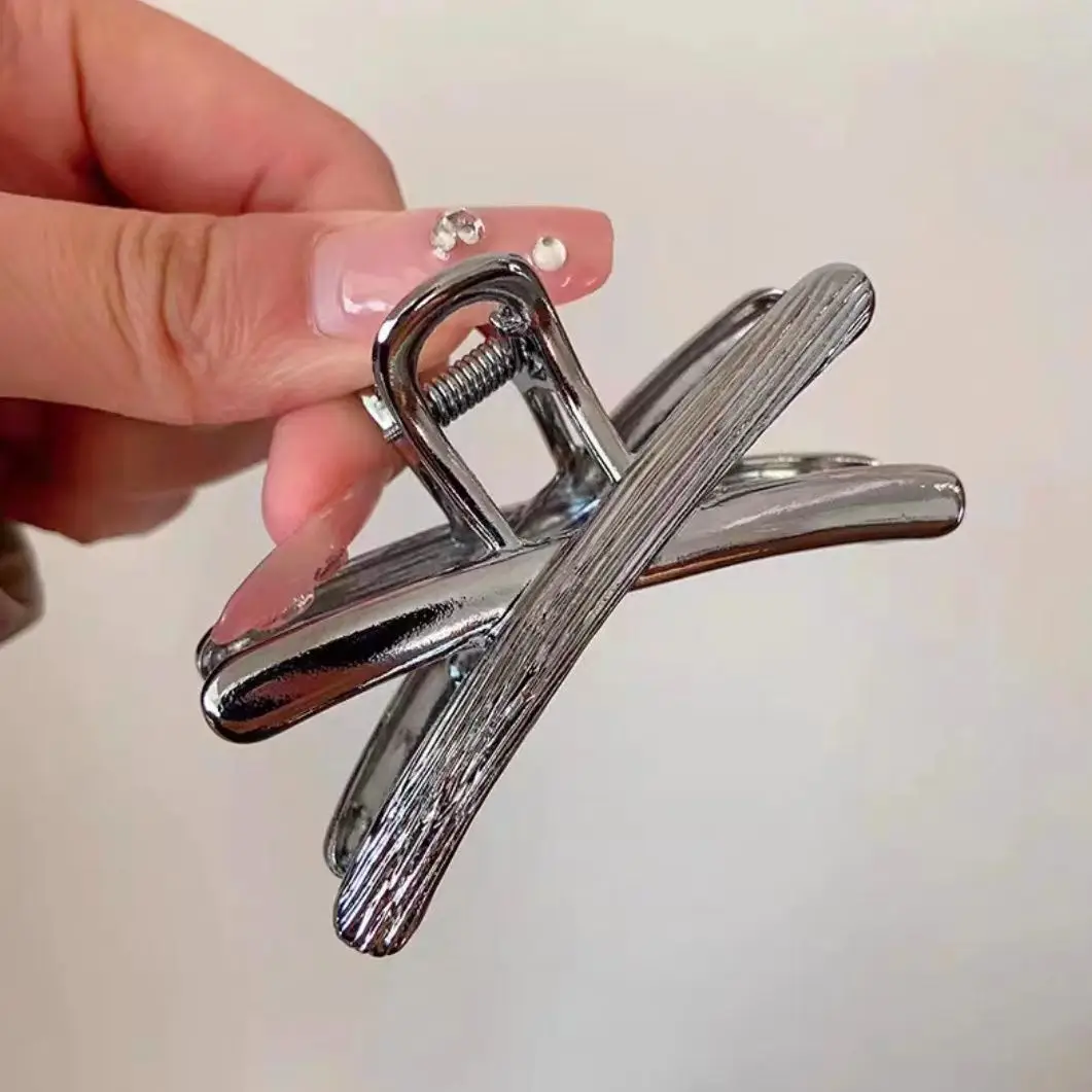 2024 Metal Cross Hair Clip for Women Elegant Back Clip - Image 3