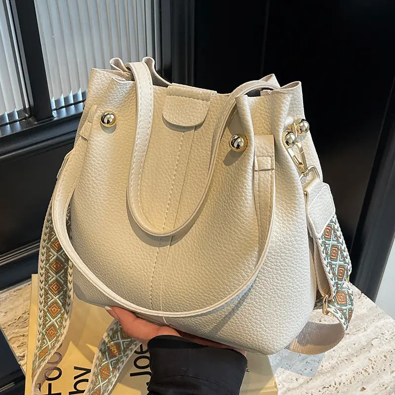 Black Korean Style Bucket Bag for Women - Image 6