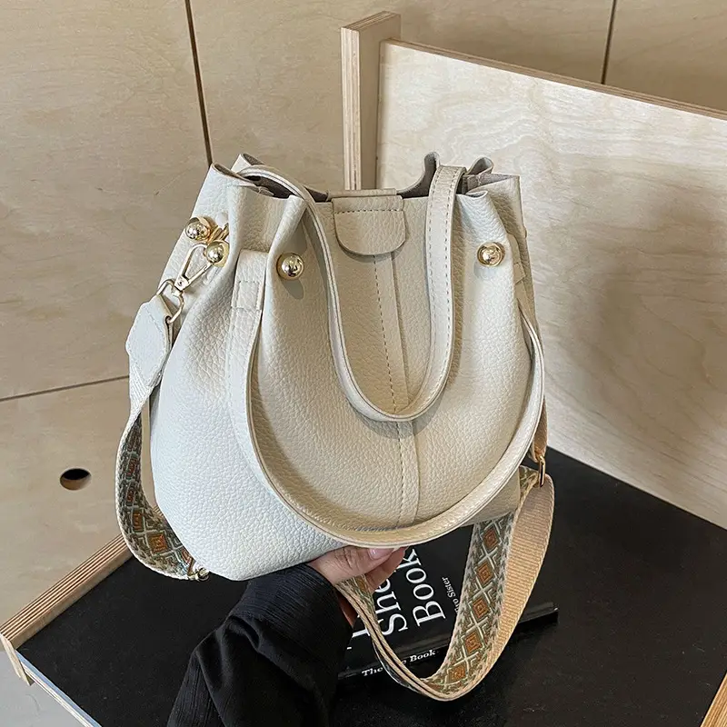 Black Korean Style Bucket Bag for Women - Image 2