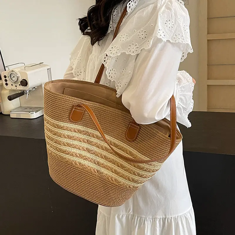 Women Straw Woven Large Capacity Shoulder Bag 2024 - Image 4