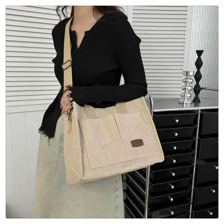 Black Large Capacity Women's Tote Bag 2024 — feature 20