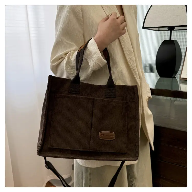 Black Large Capacity Women's Tote Bag 2024 — feature 21