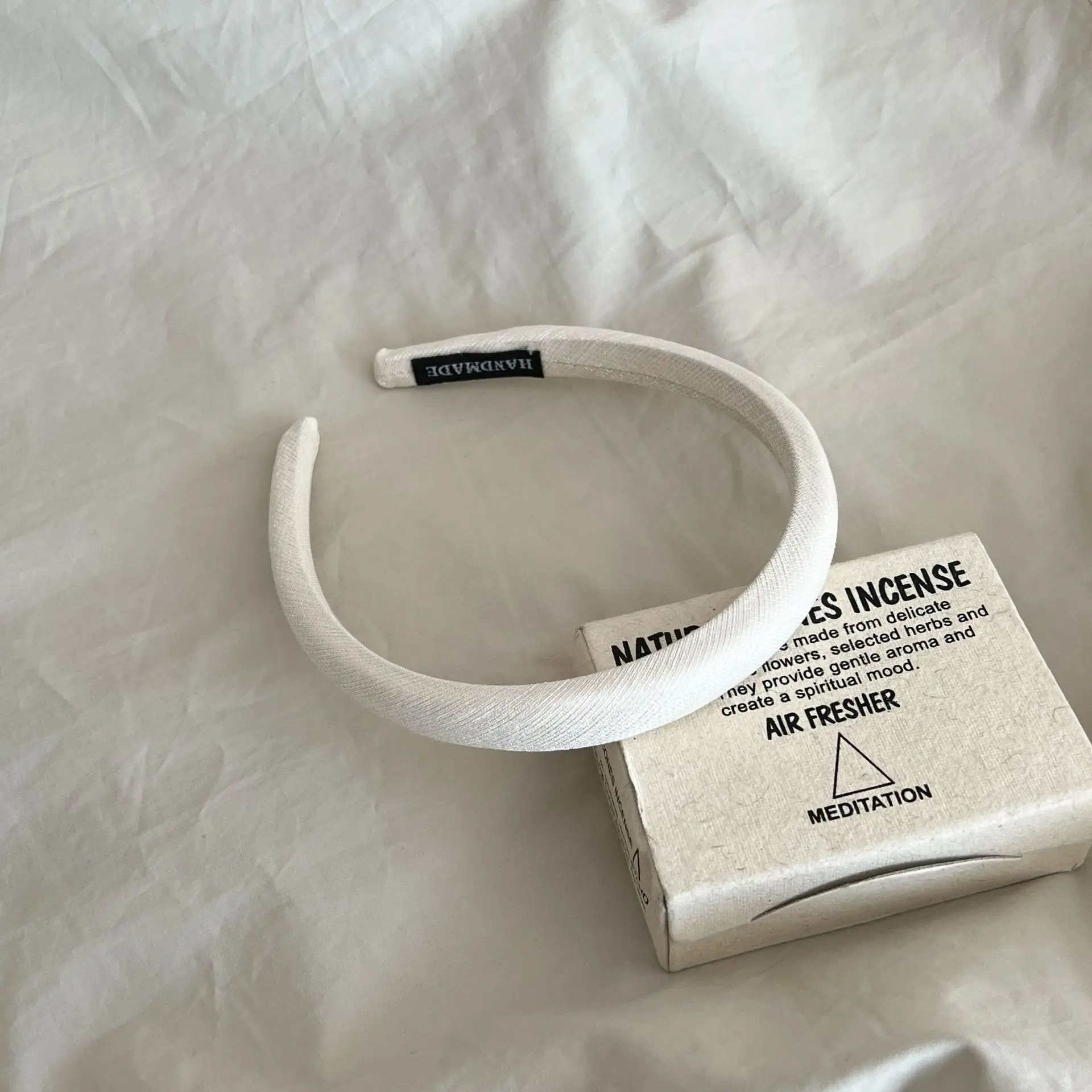 French Style White Hair Hoop for Women - Image 2