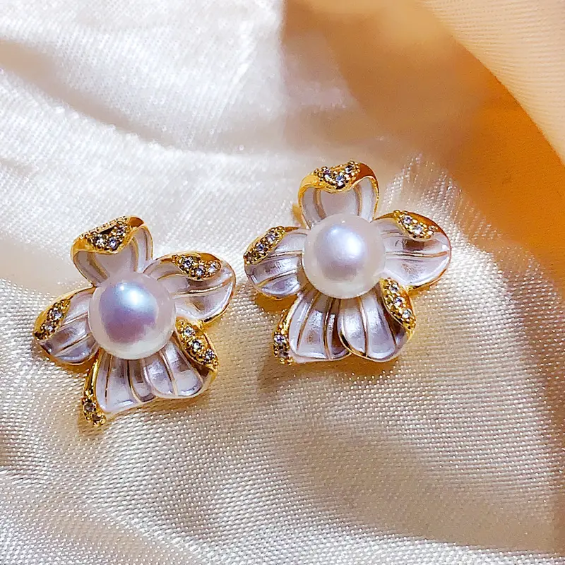 Romantic Five-Petal Pearl Earrings Sweet Painted Glaze — feature 8