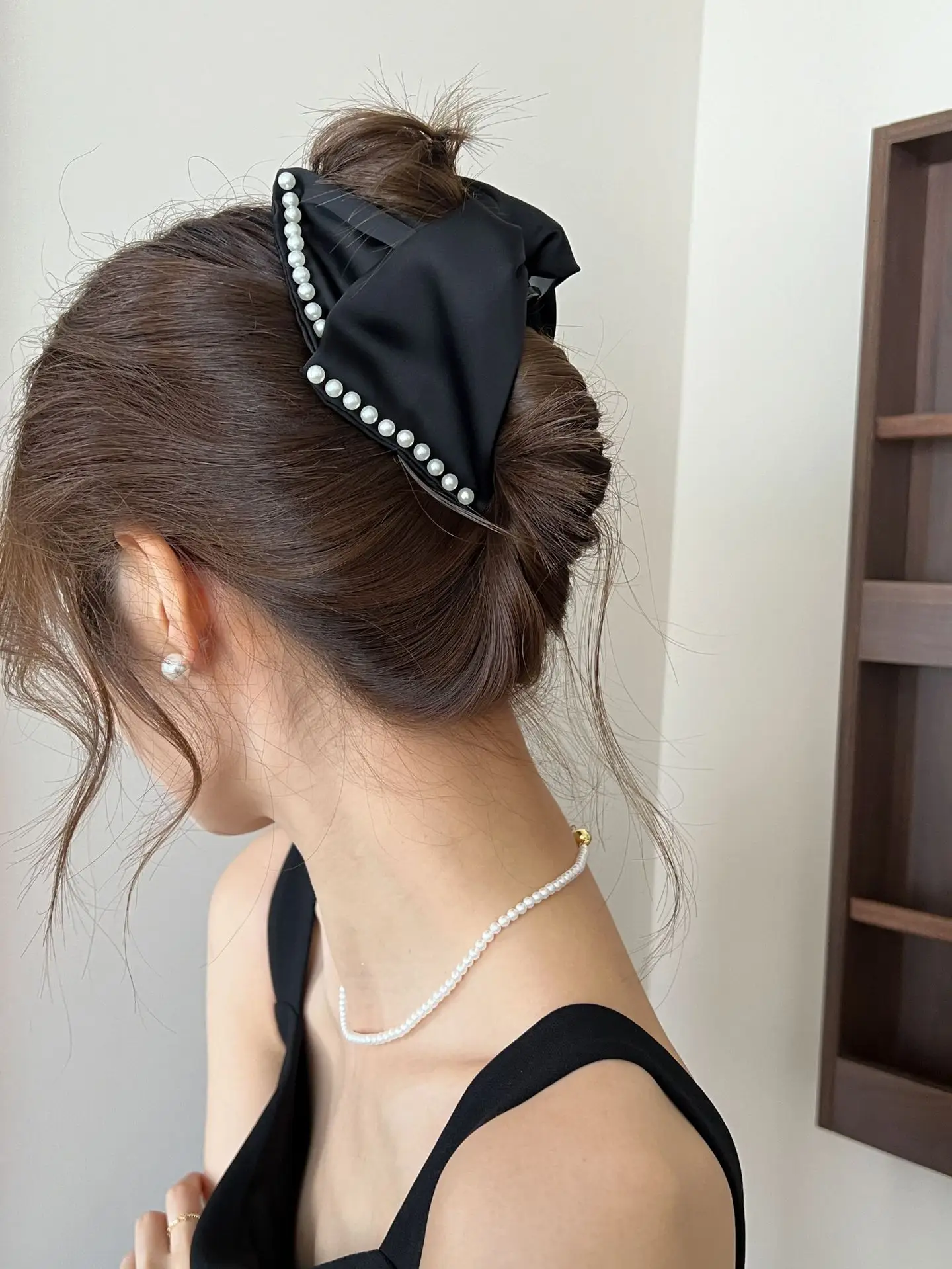 Large Bow Grab Hair Clip Multi Satin Beads Shark Back — feature 9