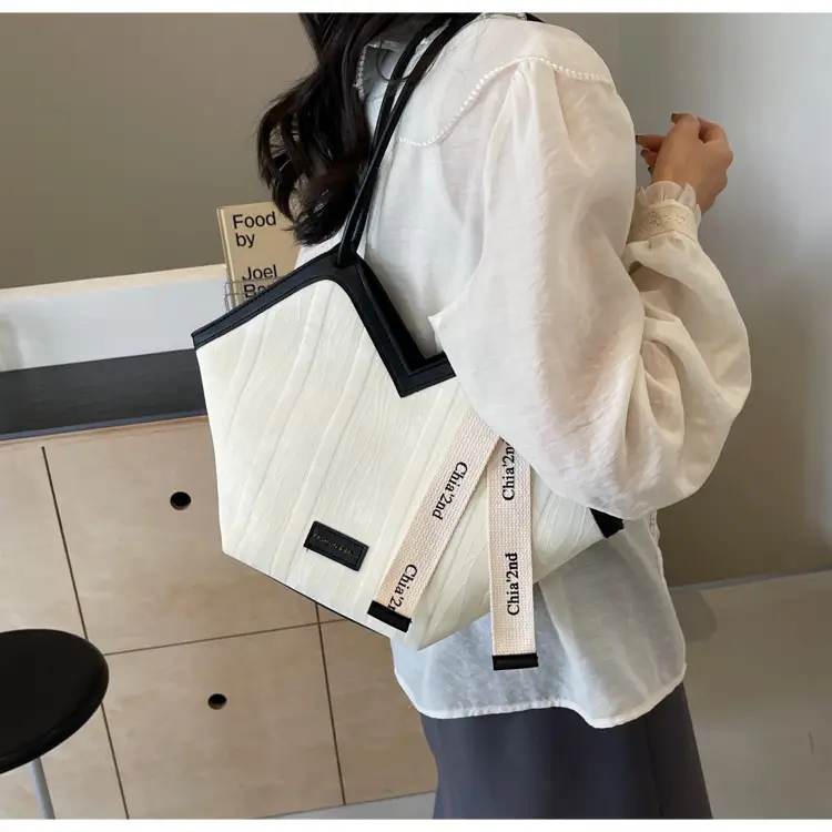 Black Casual Shoulder Bag for Women 2024 — feature 15