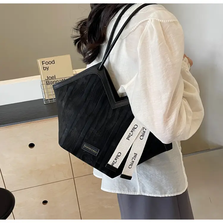 Black Casual Shoulder Bag for Women 2024 — feature 18