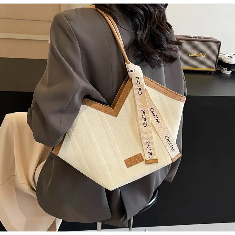 Black Casual Shoulder Bag for Women 2024 — feature 20