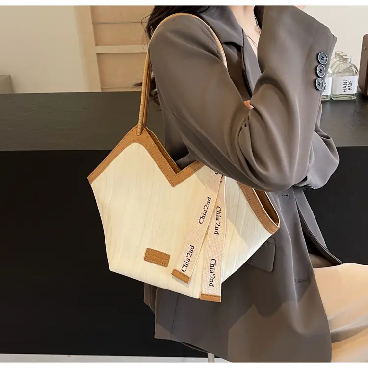 Black Casual Shoulder Bag for Women 2024 — feature 22