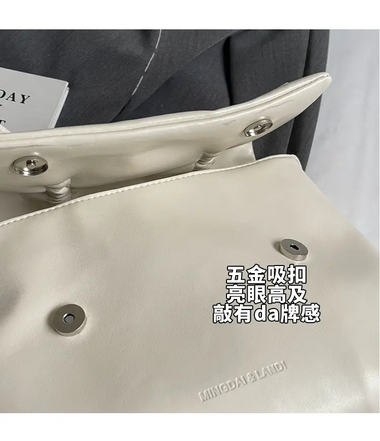 Women's Silver Bow Crossbody Bag 2026 — feature 15