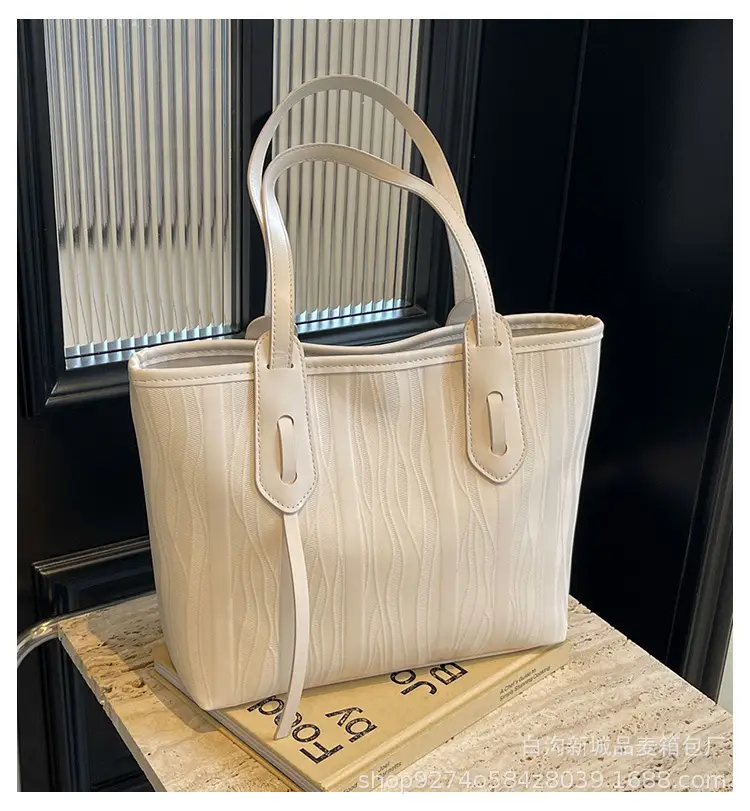 Women's Beige Ribbed Shoulder Bag Large Capacity 2026 — feature 1