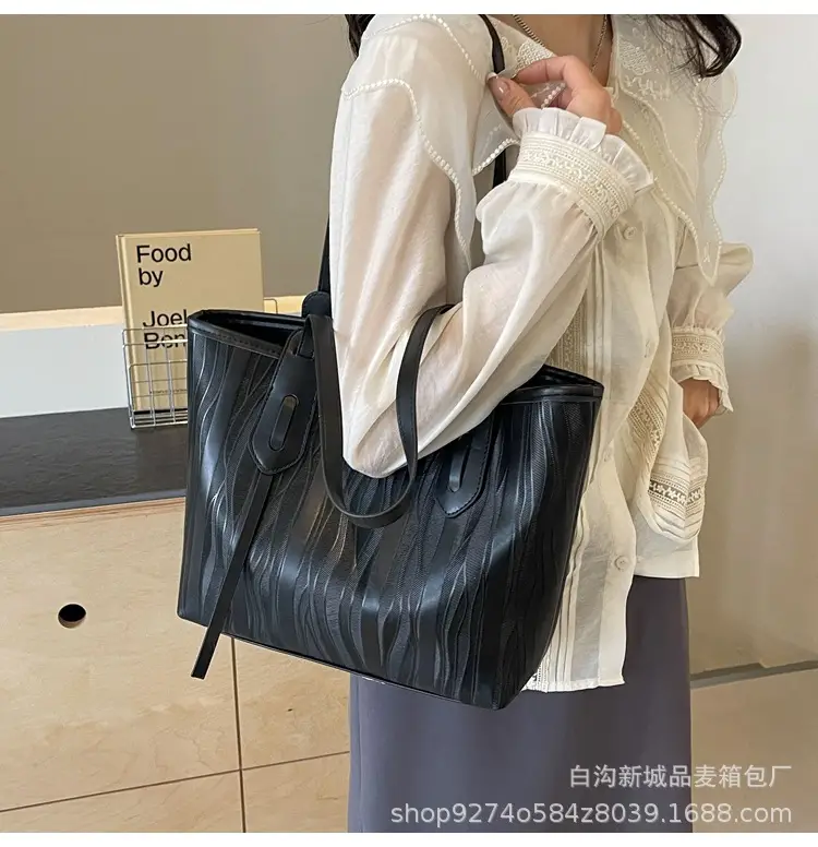 Women's Beige Ribbed Shoulder Bag Large Capacity 2026 — feature 16