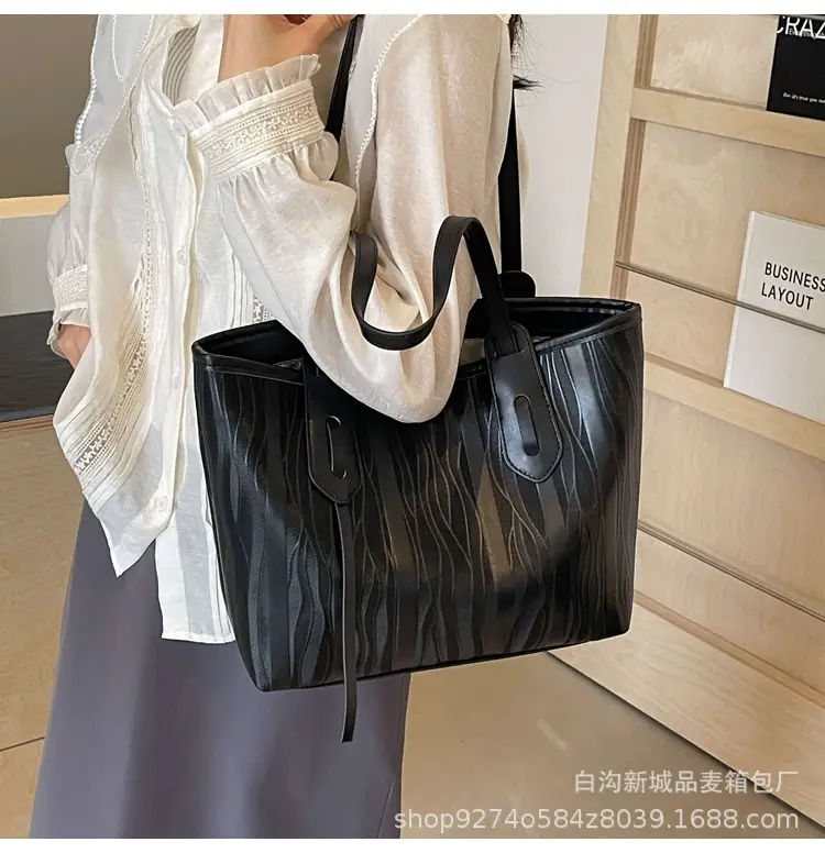 Women's Beige Ribbed Shoulder Bag Large Capacity 2026 — feature 17