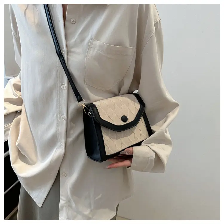 Women's Rhombic Shoulder Bag Black Beige 2024 Spring — feature 18