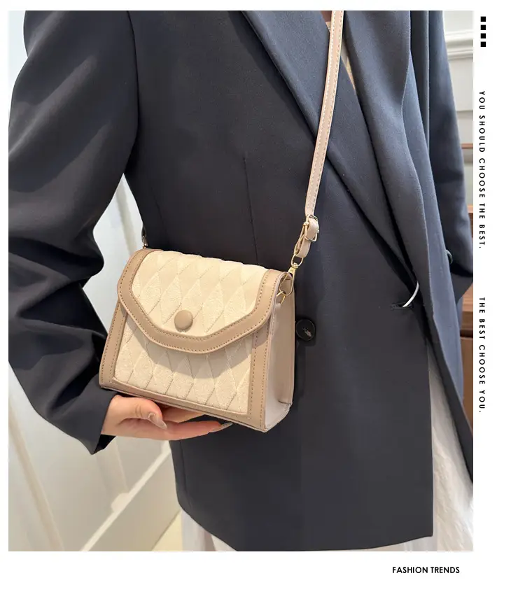 Women's Rhombic Shoulder Bag Black Beige 2024 Spring — feature 2